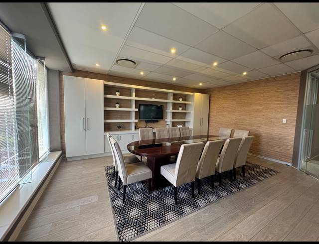182M² OFFICE FOR SALE IN UMHLANGA CENTRAL